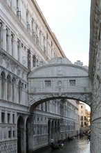 bridge of sighs in venice