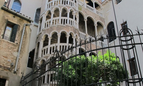 Palazzo Contarini del Bovolo (Contarini del Bovolo Palace)